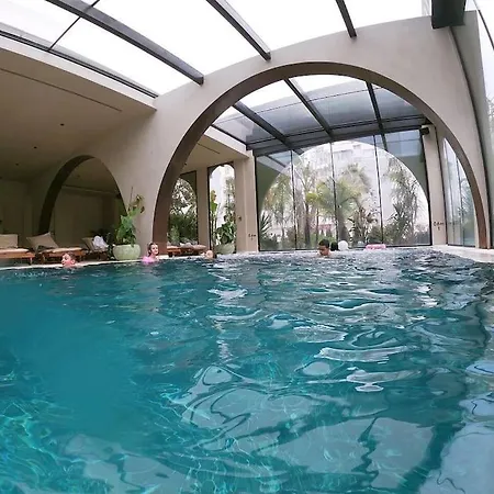 Ground Floor In Next To Flower Self Check In 100m To