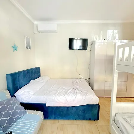 Ground Floor In Next To Flower Self Check In 100m To * Golem (Tirana)