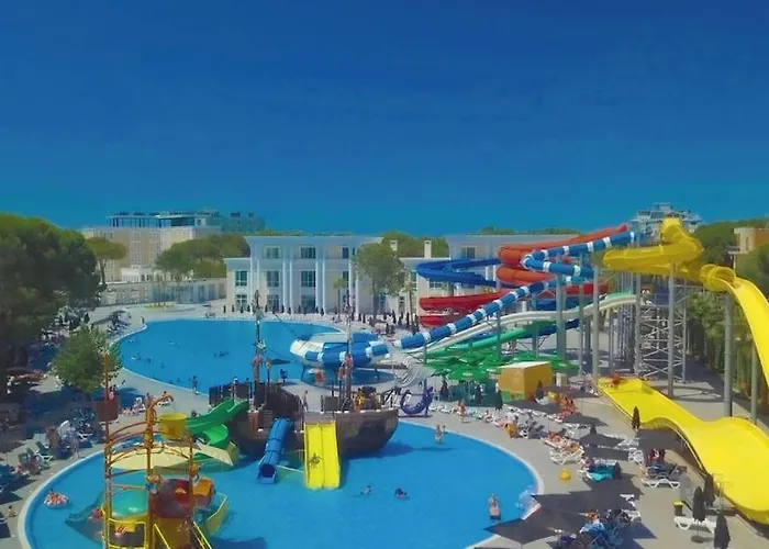 Ground Floor In Next To Flower Self Check In 100m To غوليم