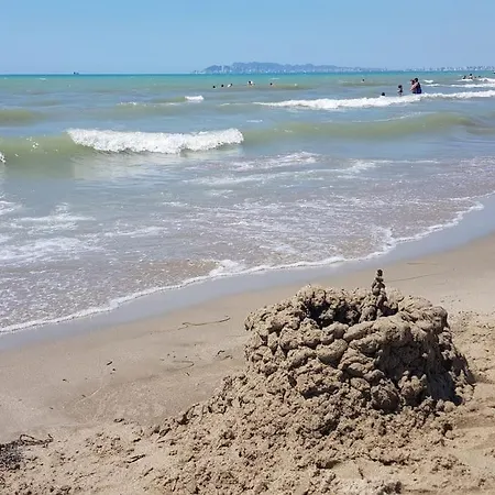 Ground Floor In Next To Flower Self Check In 100m To Διαμέρισμα Golem (Tirana)