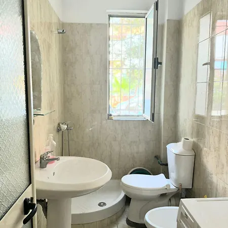 Ground Floor In Next To Flower Self Check In 100m To Διαμέρισμα Golem (Tirana)