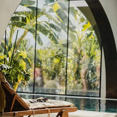 Ground Floor In Next To Flower Self Check In 100m To * Golem (Tirana)