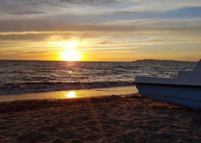Ground Floor In Next To Flower Self Check In 100m To * Golem (Tirana)