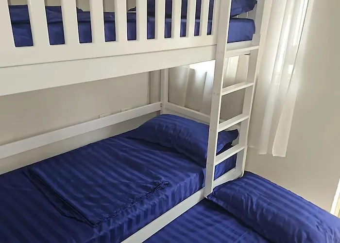 Ground Floor In Next To Flower Self Check In 100m To * Golem (Tirana)