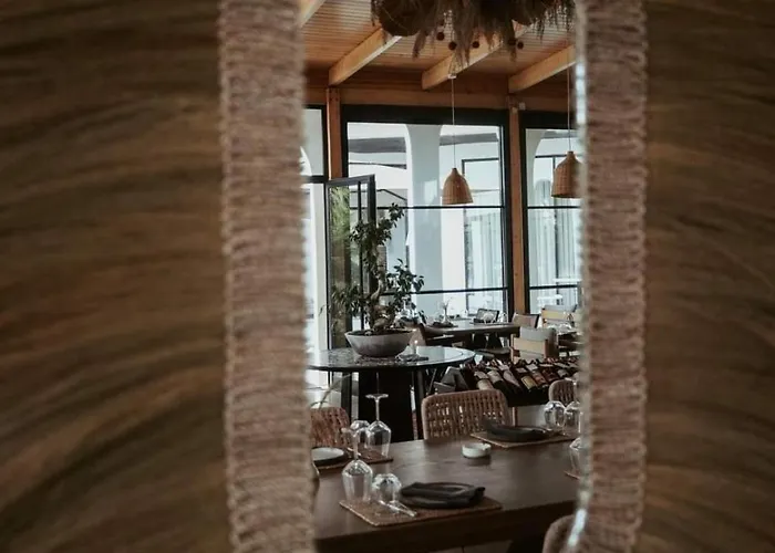 Ground Floor In Next To Flower Self Check In 100m To Golem (Tirana)