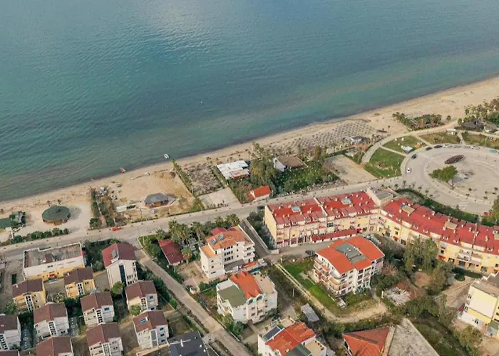 Ground Floor In Next To Flower Self Check In 100m To Golem (Tirana)